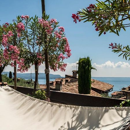 La Loggia - Vista Lago E Terrazza Gardone Riviera Dış mekan fotoğraf