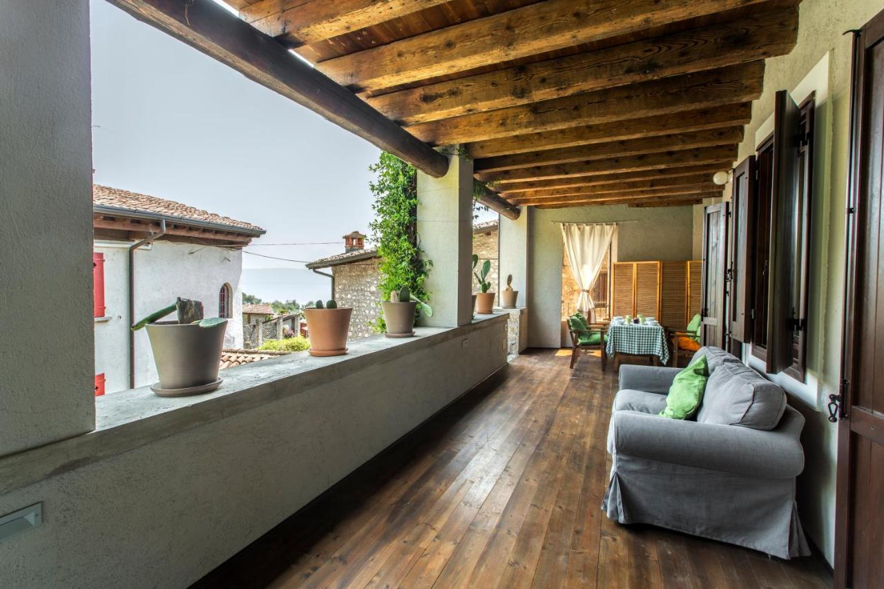 La Loggia - Vista Lago E Terrazza Gardone Riviera Dış mekan fotoğraf